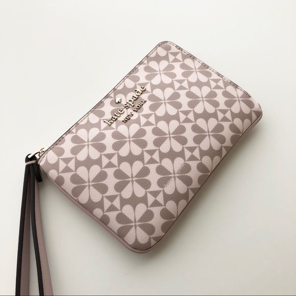 Kate Spade Wristlet - Picture 3 of 9